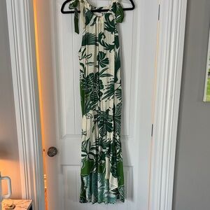 MELLODAY Green and Cream Leaf Print Dress